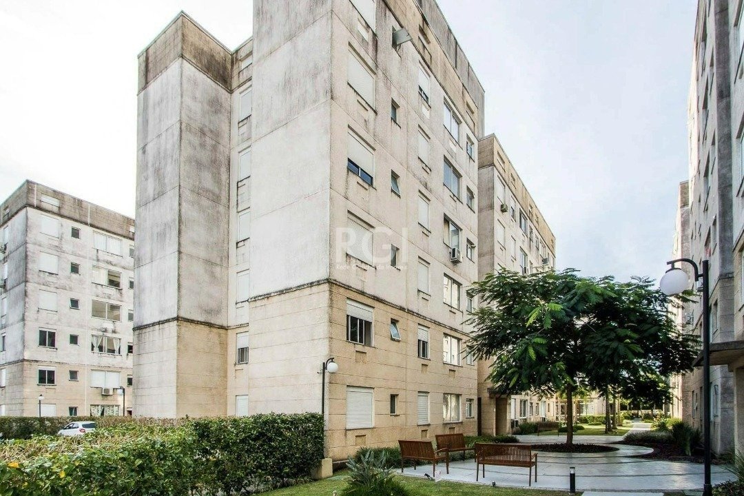 Apartamento com 46m², 2 dormitórios, 1 vaga no bairro Ipanema em Porto Alegre para Comprar
