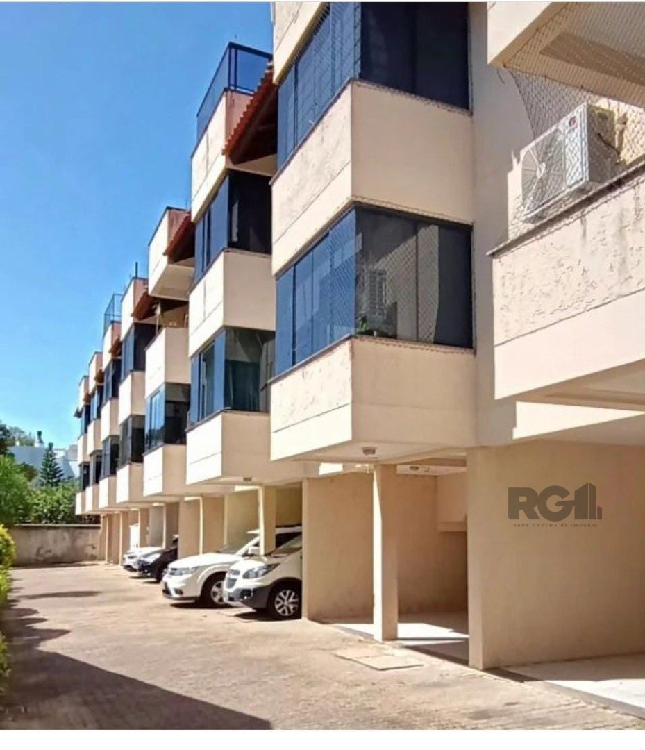 Casa Condominio com 162m², 3 dormitórios, 3 suítes, 2 vagas no bairro Tristeza em Porto Alegre para Comprar