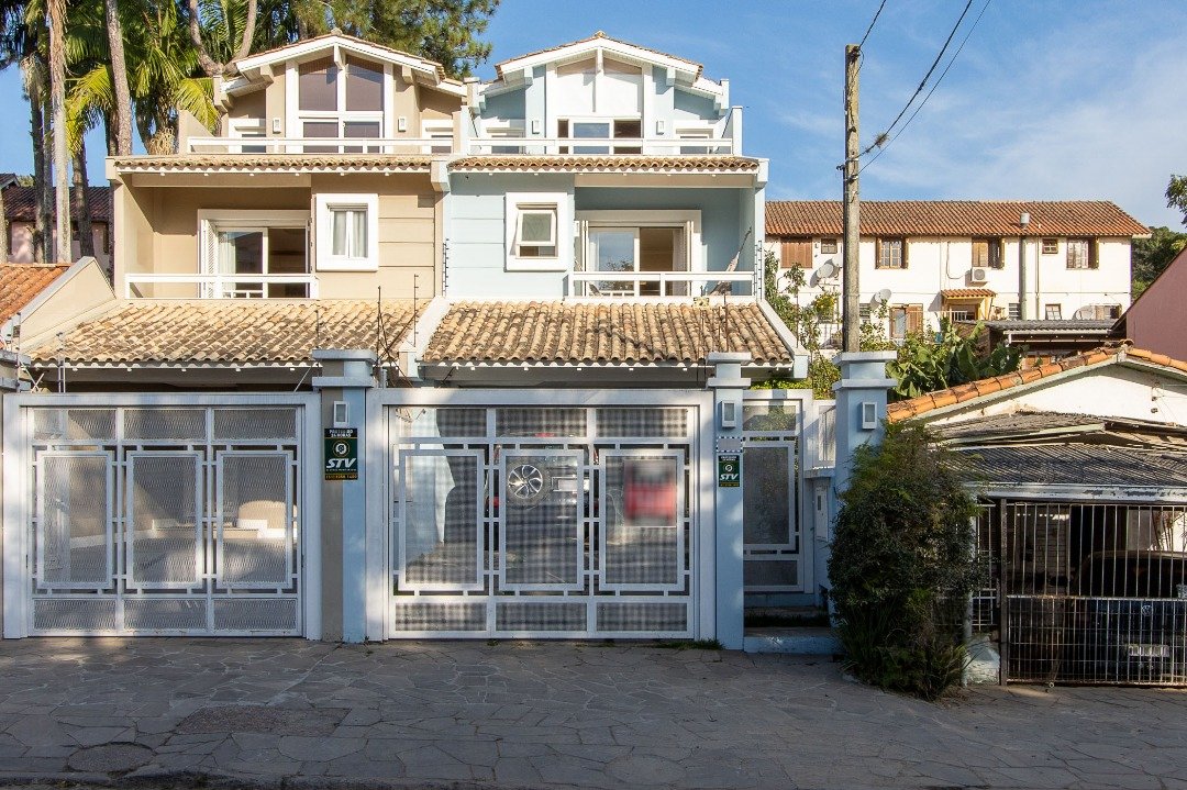 Casa com 150m², 4 dormitórios, 1 suíte, 3 vagas no bairro Vila Conceição em Porto Alegre para Comprar