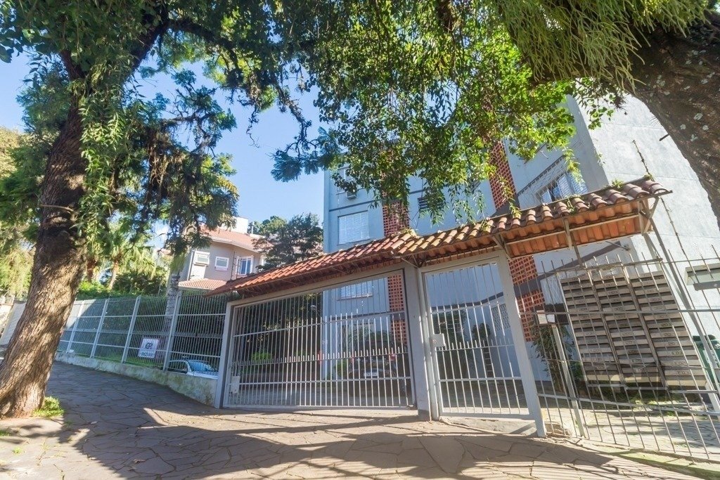 Apartamento com 46m², 2 dormitórios, 1 vaga no bairro Menino Deus em Porto Alegre para Comprar