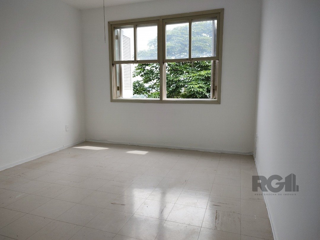 Apartamento com 55m², 2 dormitórios, 1 vaga no bairro Santa Tereza em Porto Alegre para Comprar
