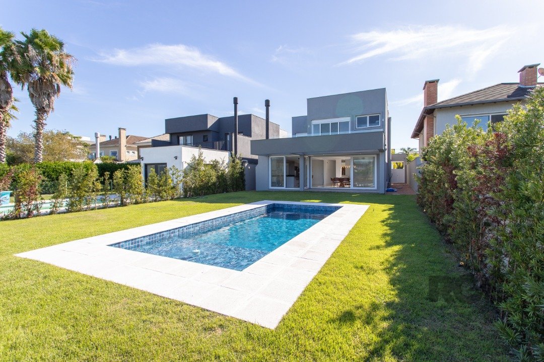 Casa Condominio 4 dormitórios