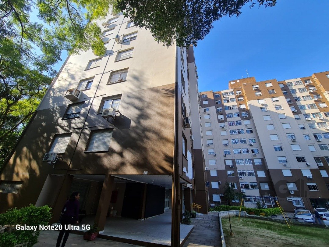 Apartamento com 60m², 2 dormitórios, 1 vaga no bairro Cristal em Porto Alegre para Comprar