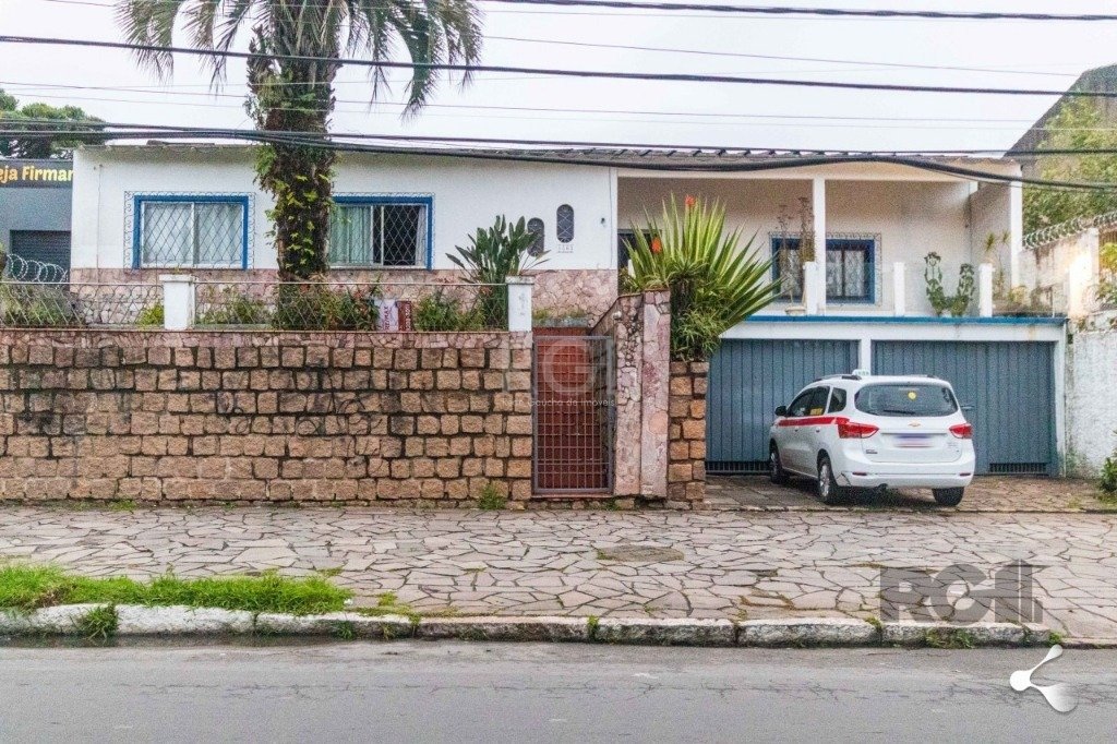 Casa para alugar com 3 quartos, 278m² - Foto 1