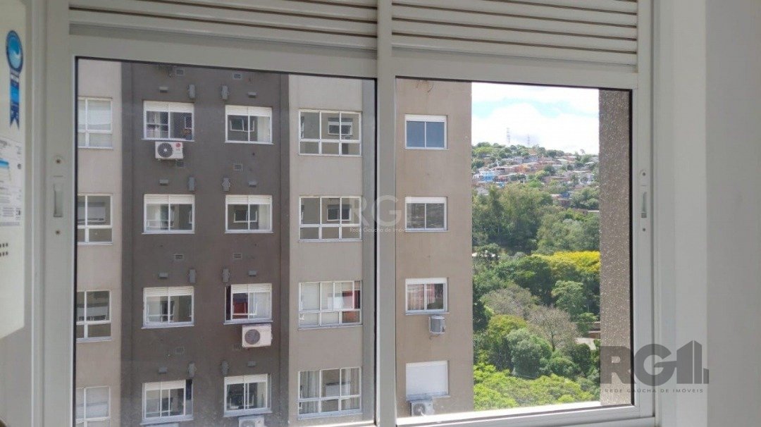 Apartamento com 54m², 2 dormitórios, 1 vaga no bairro Jardim Carvalho em Porto Alegre para Comprar