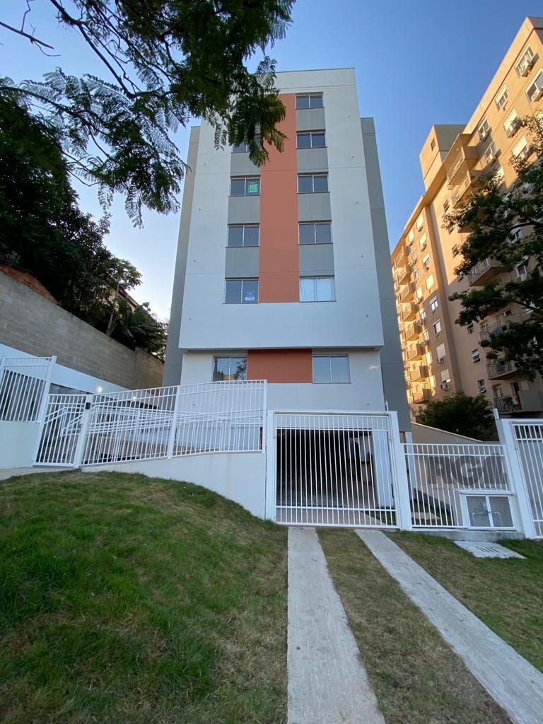 Apartamento com 41m², 2 dormitórios, 1 vaga no bairro Camaquã em Porto Alegre para Comprar