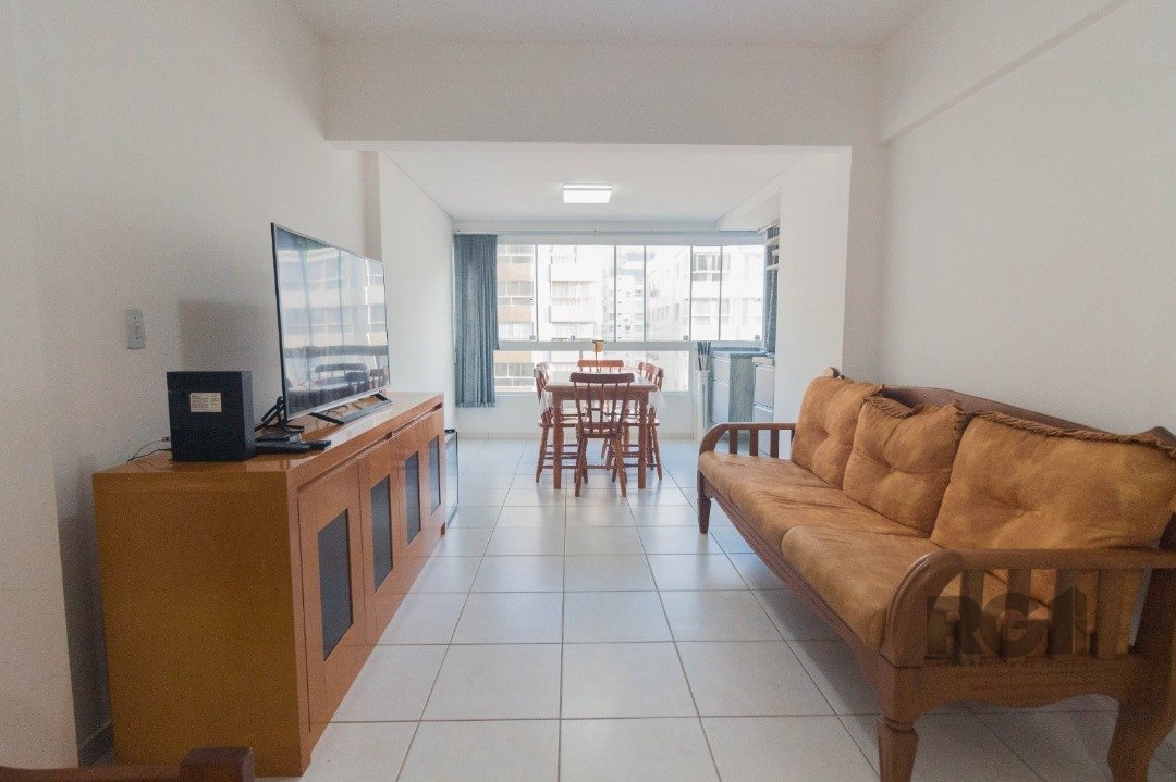 Apartamento com 80m², 2 dormitórios, 1 suíte no bairro Navegantes em Capão Da Canoa para Comprar