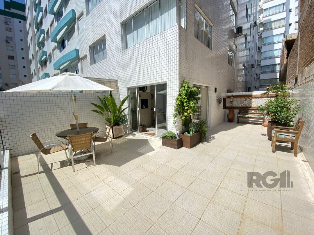 Apartamento com 153m², 2 dormitórios, 1 suíte, 1 vaga no bairro Centro em Capão da Canoa para Comprar