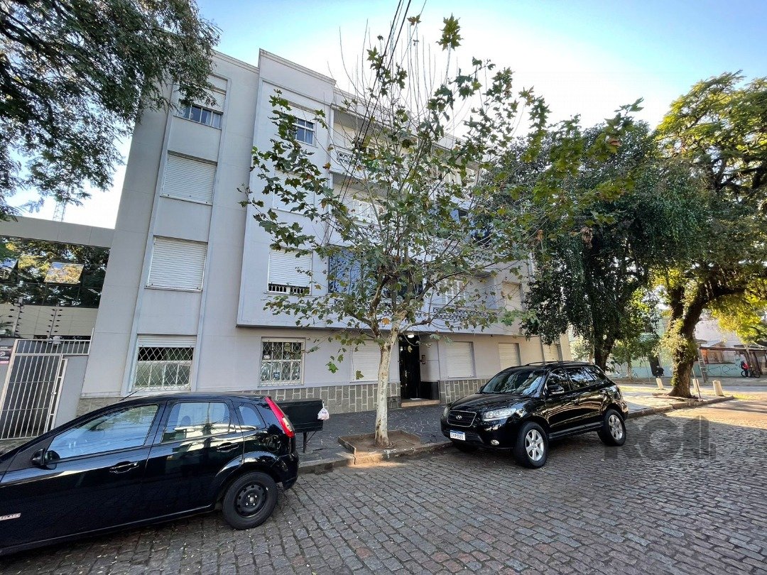 Apartamento com 85m², 3 dormitórios no bairro São Geraldo em Porto Alegre para Comprar