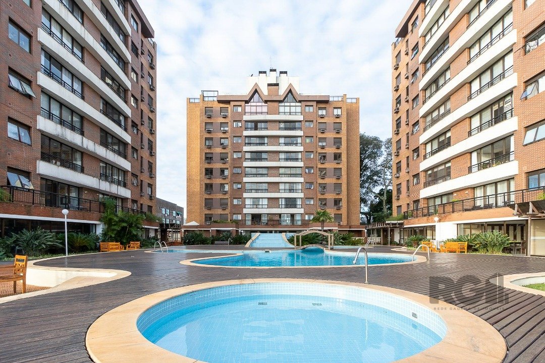Apartamento com 106m², 3 dormitórios, 2 vagas no bairro Tristeza em Porto Alegre para Comprar