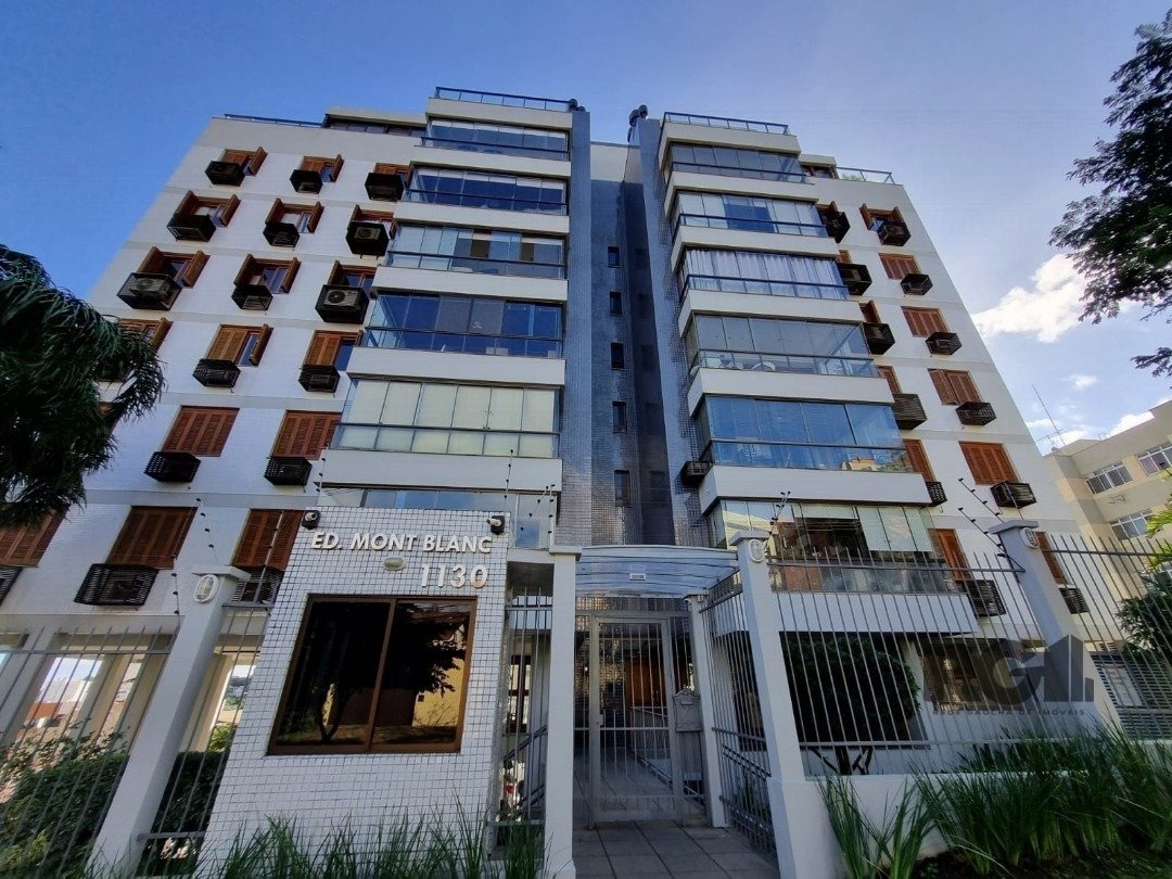 Apartamento com 78m², 2 dormitórios, 1 suíte, 2 vagas no bairro Tristeza em Porto Alegre para Comprar