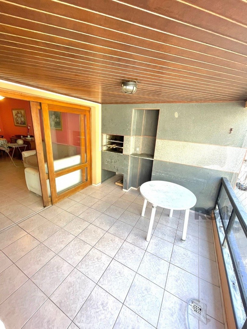 Apartamento com 103m², 3 dormitórios, 1 suíte, 1 vaga no bairro Zona Nova em Capão da Canoa para Comprar