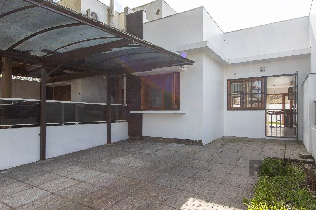 Casa com 57m², 2 dormitórios, 2 vagas no bairro Aberta dos Morros em Porto Alegre para Comprar