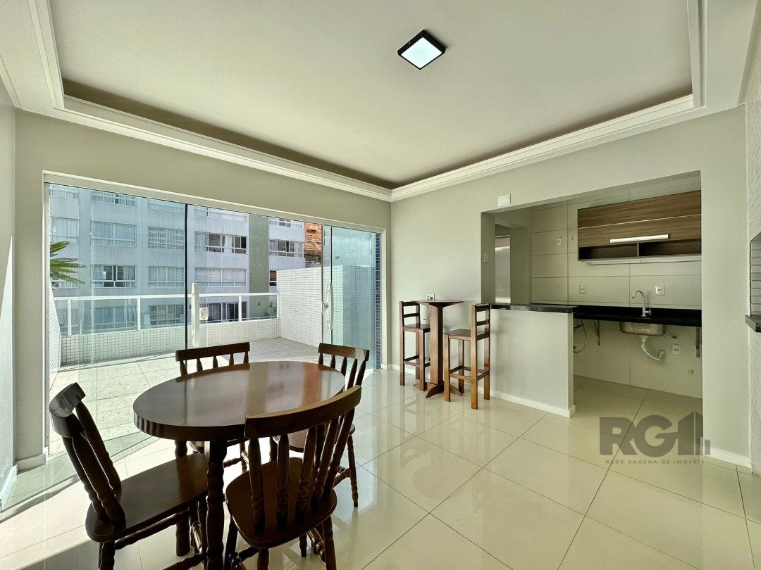 Apartamento com 67m², 1 dormitório, 1 vaga no bairro Centro em Capão da Canoa para Comprar
