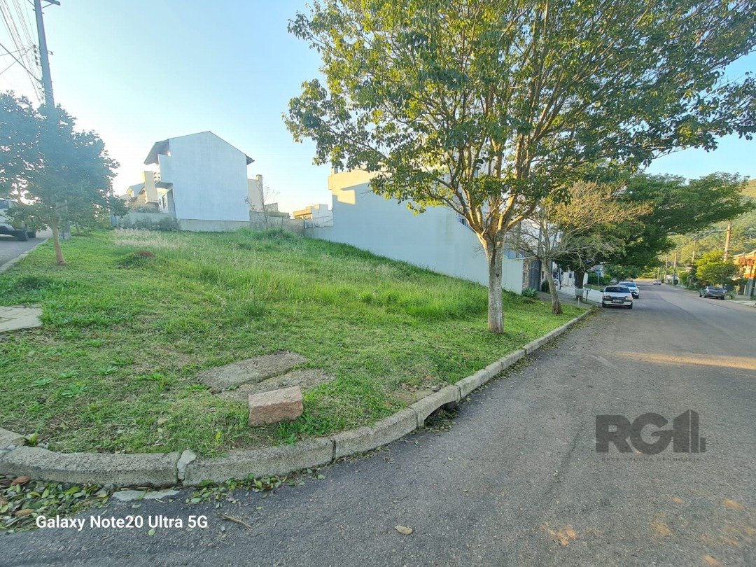 Terreno com 210m² no bairro Aberta dos Morros em Porto Alegre para Comprar