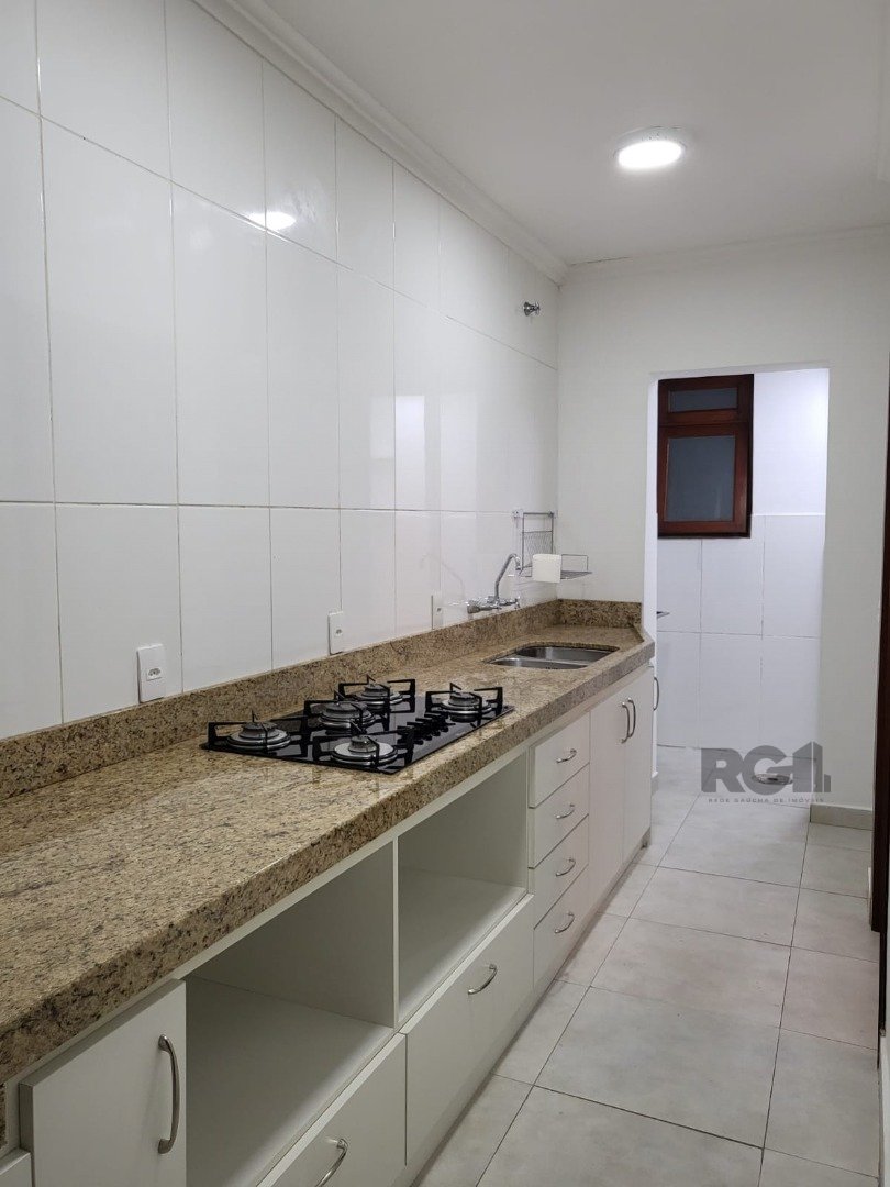 Apartamento com 60m², 2 dormitórios, 1 suíte, 1 vaga no bairro Rio Branco em Porto Alegre para Comprar
