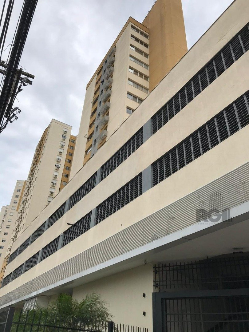 Conjunto/Sala com 32m², 1 vaga no bairro Partenon em Porto Alegre para Comprar