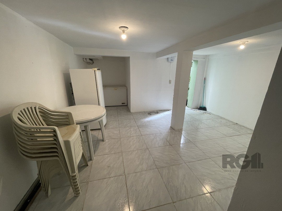 Casa Condominio com 216m², 3 dormitórios, 1 suíte, 3 vagas no bairro Tristeza em Porto Alegre para Comprar