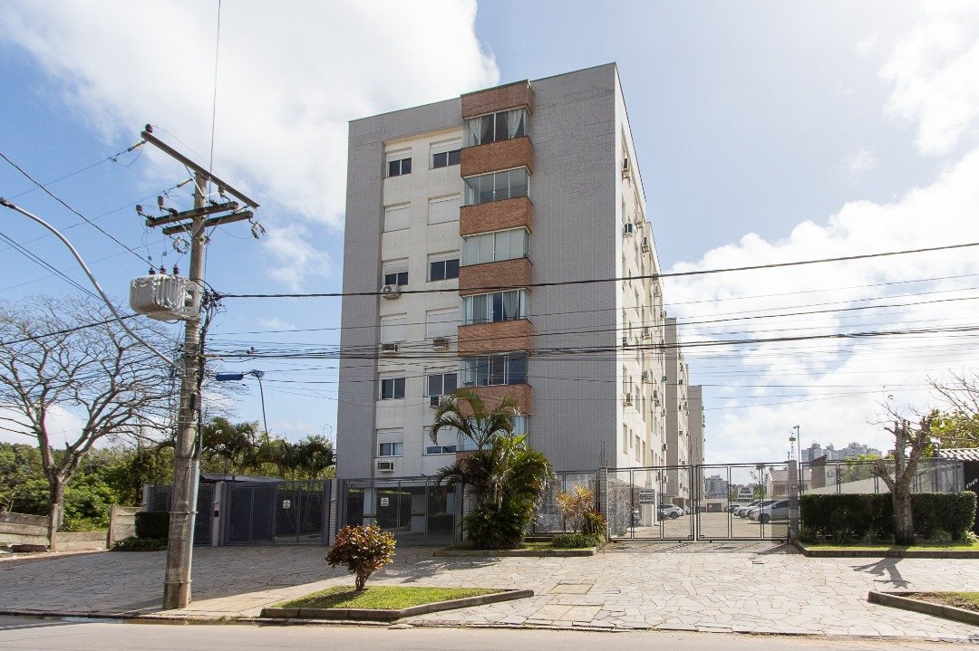 Apartamento com 66m², 2 dormitórios, 1 vaga no bairro Camaquã em Porto Alegre para Comprar