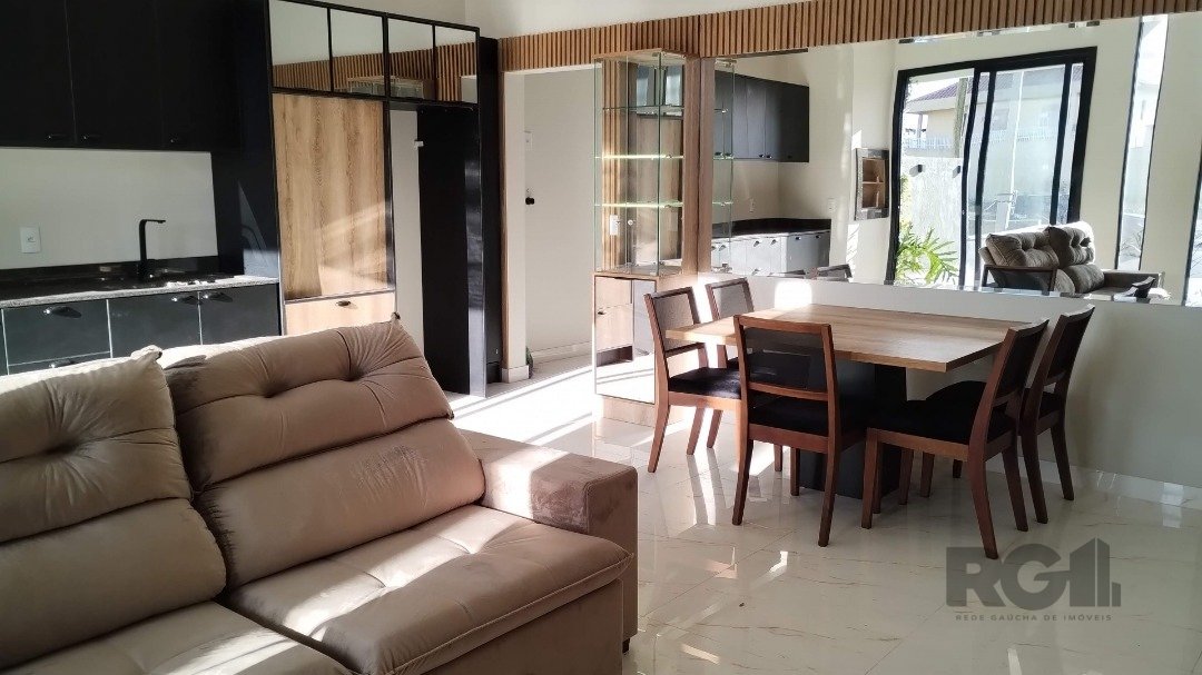 Casa com 120m², 3 dormitórios, 1 suíte, 2 vagas no bairro Jardim Beira-Mar em Capão da Canoa para Comprar
