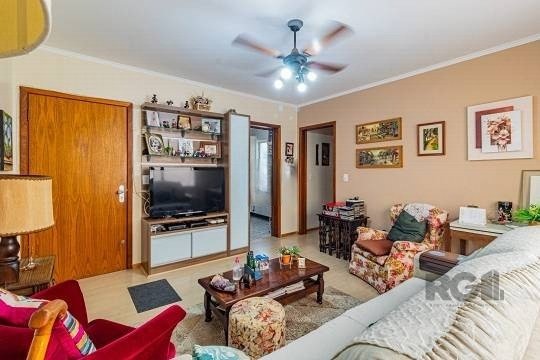 Apartamento com 103m², 2 dormitórios, 1 vaga no bairro Floresta em Porto Alegre para Comprar