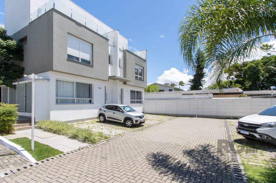 Casa Condominio com 197m², 3 dormitórios, 1 suíte, 2 vagas no bairro Glória em Porto Alegre para Comprar