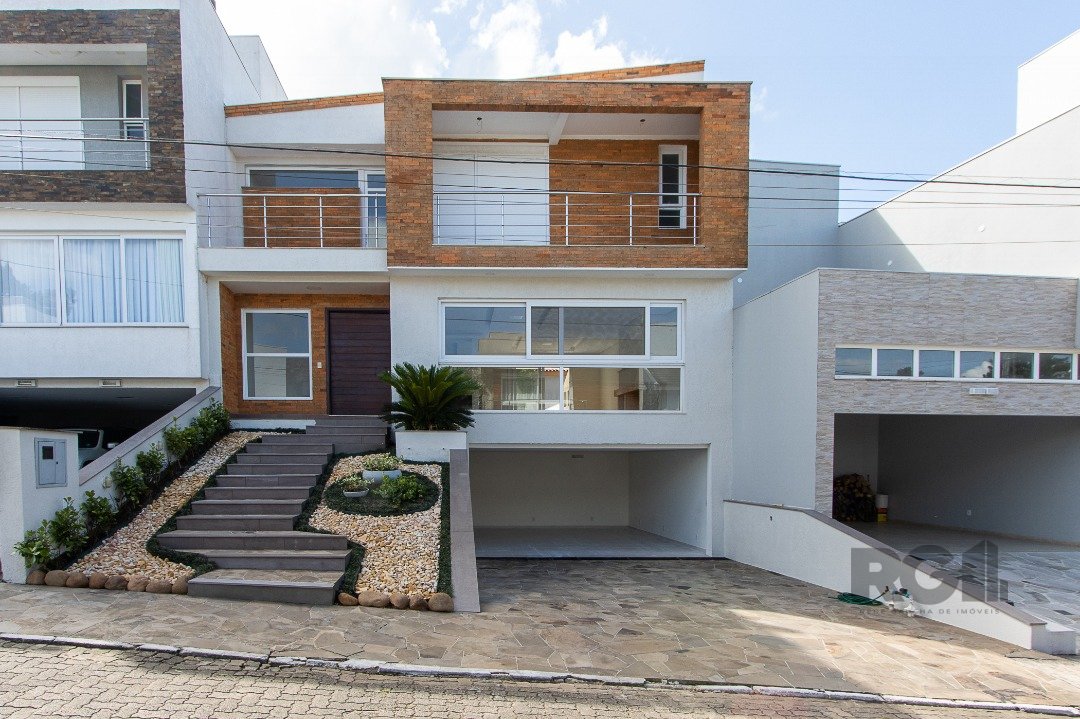 Casa Condominio com 249m², 3 dormitórios, 3 suítes, 4 vagas no bairro Altos do Lago em Porto Alegre para Comprar