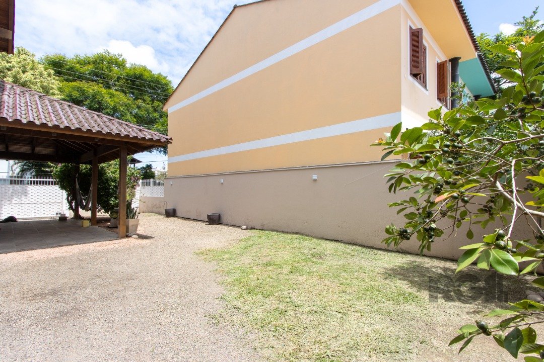 Casa à venda com 4 quartos, 209m² - Foto 28