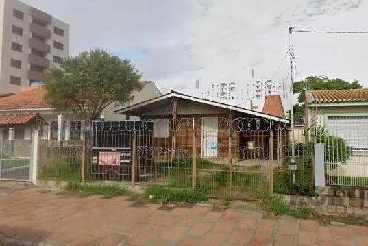 Terreno com 242m² no bairro Camaquã em Porto Alegre para Comprar