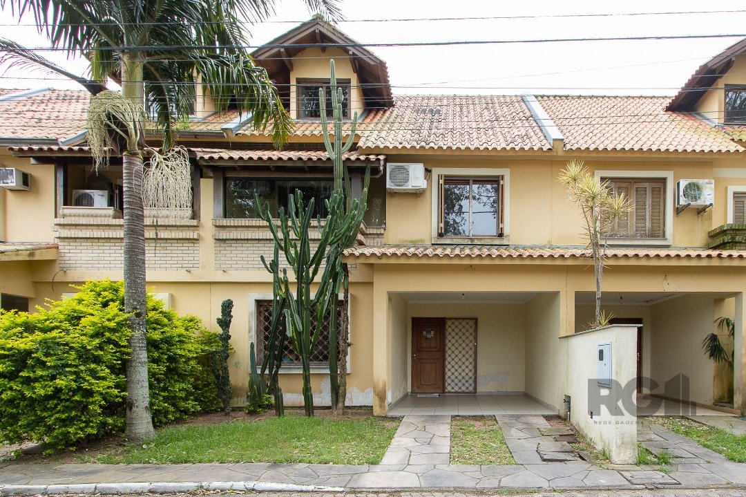 Casa Condominio com 141m², 3 dormitórios, 1 suíte, 2 vagas no bairro Espirito Santo em Porto Alegre para Comprar