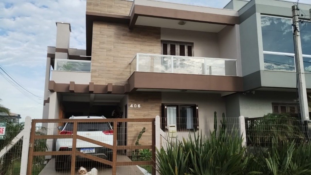 Casa com 78m², 3 dormitórios, 1 suíte, 1 vaga no bairro Guarani em Capão Da Canoa para Comprar