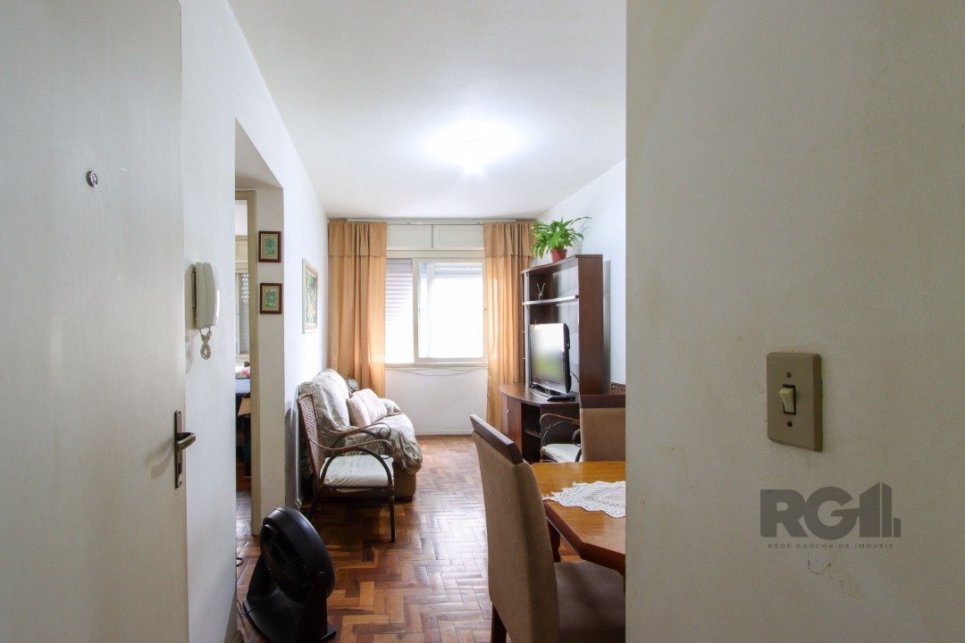 Apartamento à venda com 1 quarto, 42m² - Foto 2