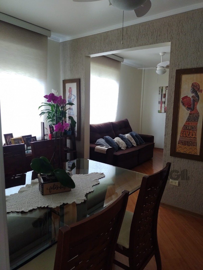 Apartamento com 65m², 3 dormitórios, 1 vaga no bairro Vila Nova em Porto Alegre para Comprar