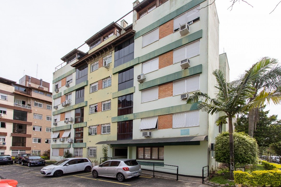 Cobertura com 137m², 3 dormitórios, 1 vaga no bairro Cavalhada em Porto Alegre para Comprar