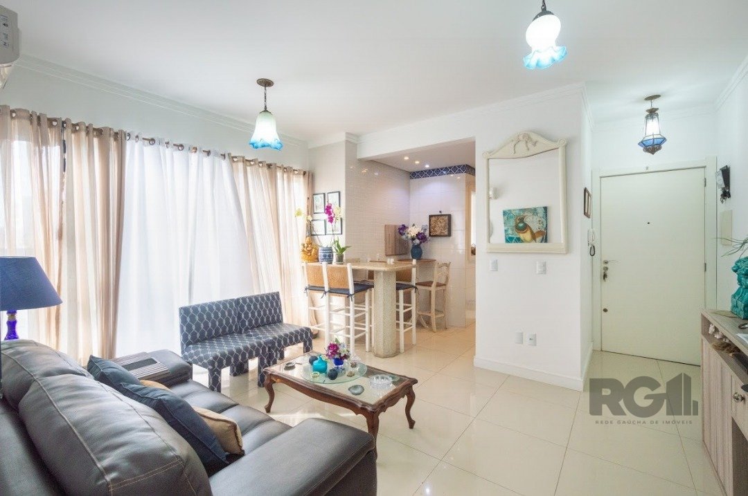 Apartamento com 103m², 2 dormitórios, 1 suíte, 1 vaga no bairro Centro em Capão da Canoa para Comprar
