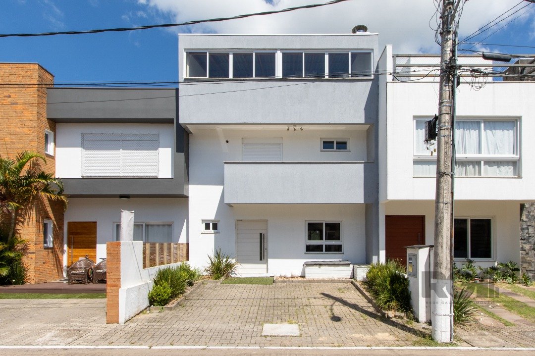 Casa Condominio com 142m², 3 dormitórios, 3 suítes, 2 vagas no bairro Hípica em Porto Alegre para Comprar