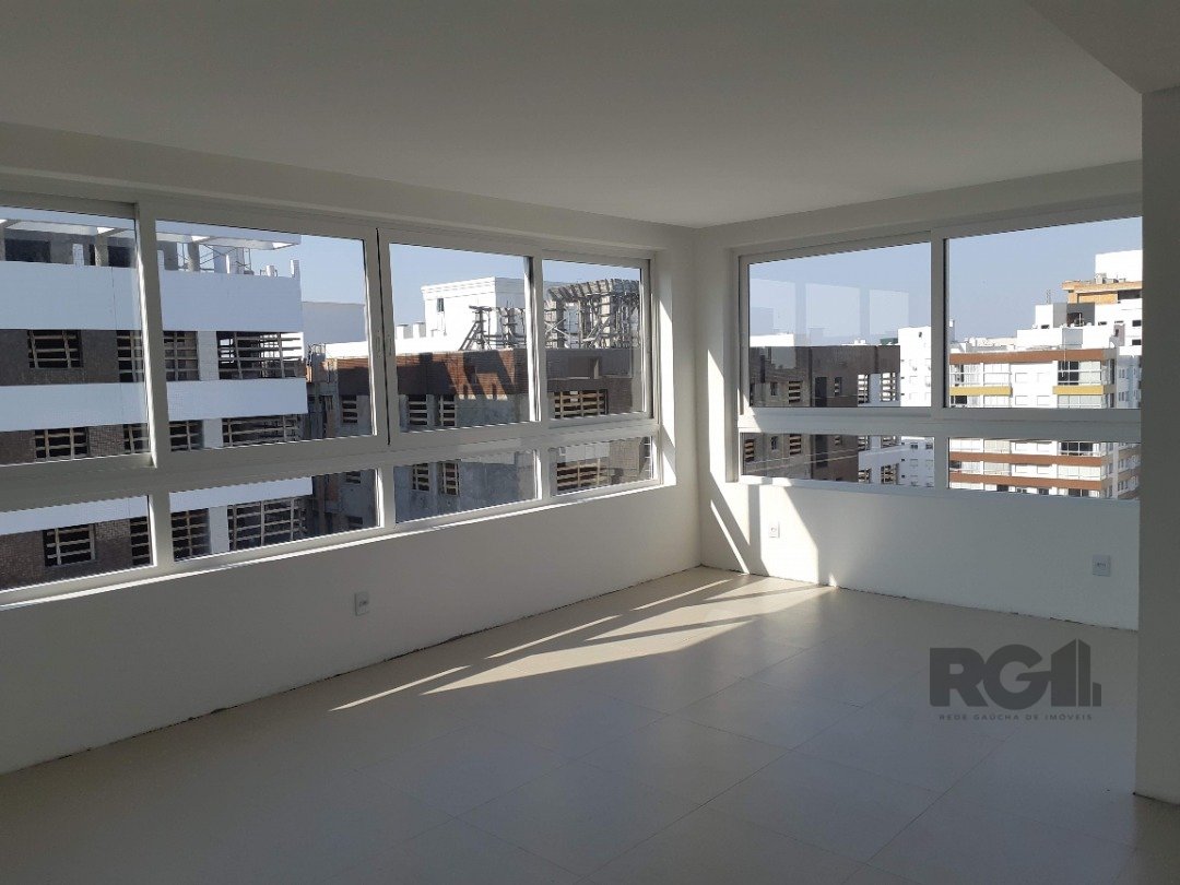 Apartamento com 100m², 3 dormitórios, 1 suíte, 2 vagas no bairro Navegantes em Capão Da Canoa para Comprar