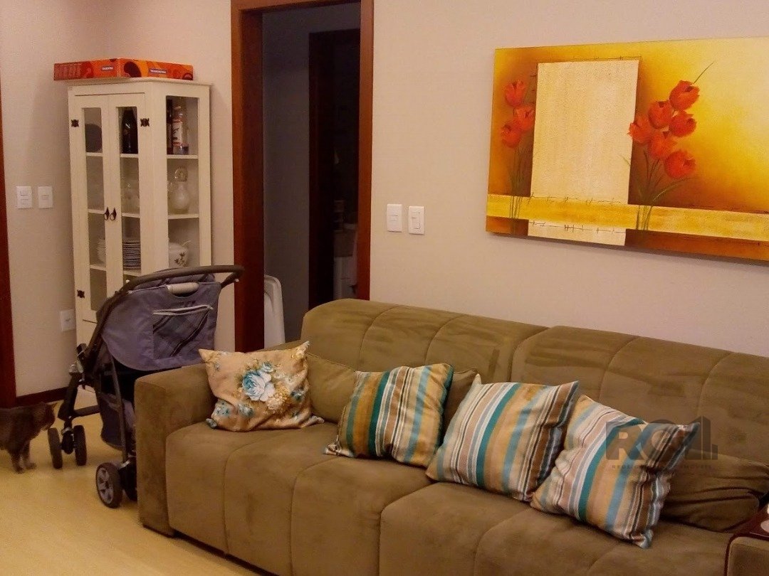 Apartamento com 92m², 3 dormitórios, 1 suíte no bairro Tristeza em Porto Alegre para Comprar
