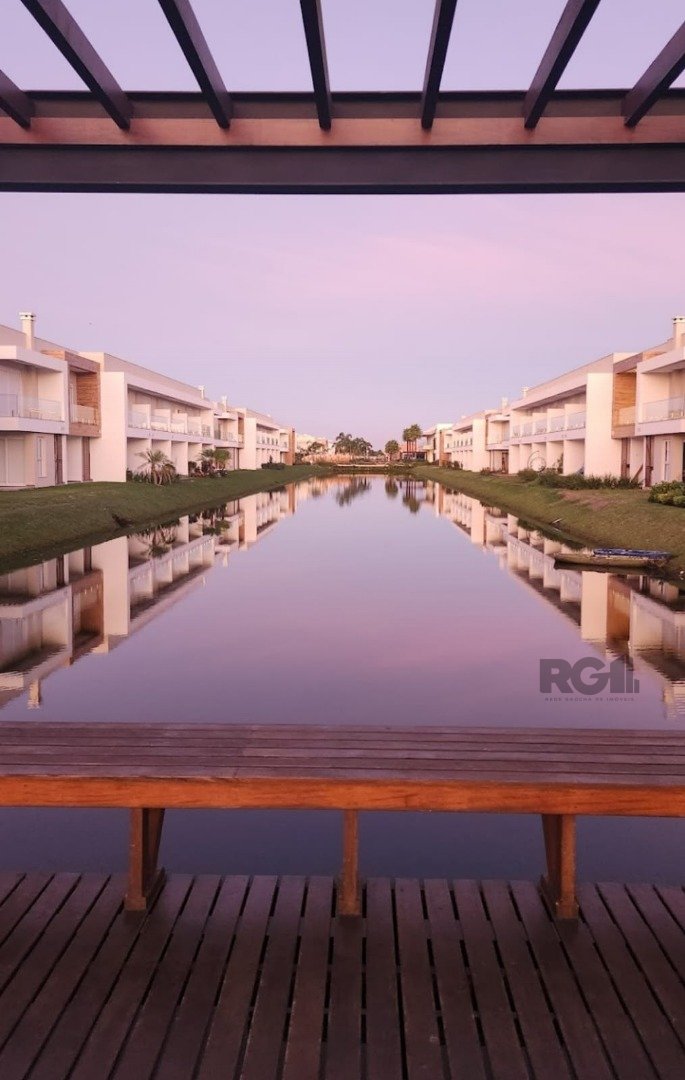 Casa Condominio com 162m², 4 dormitórios, 2 suítes, 2 vagas no bairro Zona Nova em Capão Da Canoa para Comprar