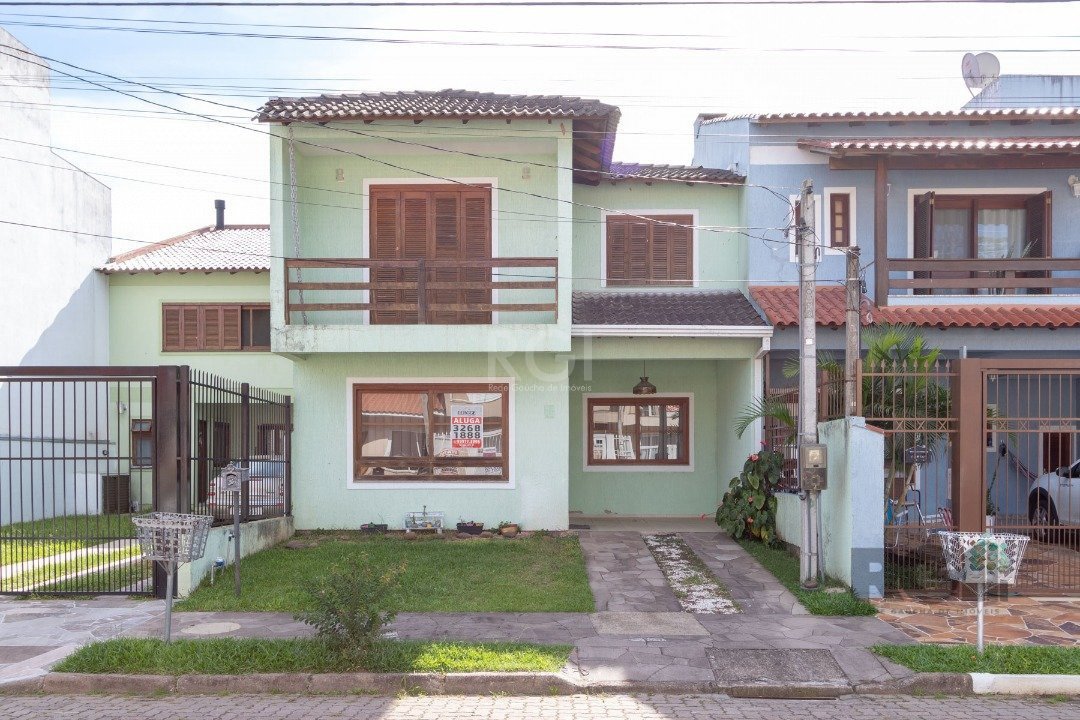 Casa com 151m², 4 dormitórios, 1 suíte, 2 vagas no bairro Jardins Do Prado em Porto Alegre para Comprar