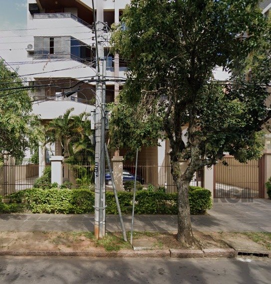 Apartamento com 82m², 2 dormitórios, 1 suíte, 4 vagas no bairro Tristeza em Porto Alegre para Comprar