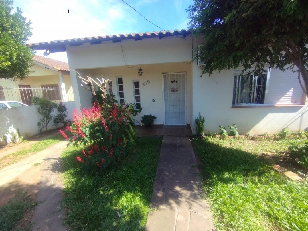 Casa com 220m², 2 dormitórios no bairro Vila Nova em Porto Alegre para Comprar