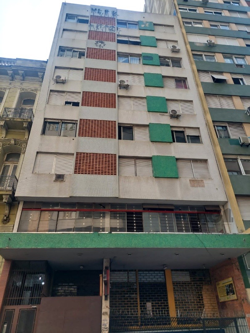 Apartamento JK com 27m² no bairro Centro Histórico em Porto Alegre para Comprar