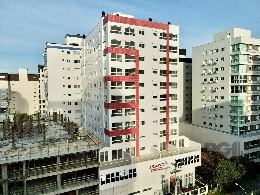 Apartamento com 67m², 3 dormitórios, 1 suíte, 1 vaga no bairro Navegantes em Capão Da Canoa para Comprar