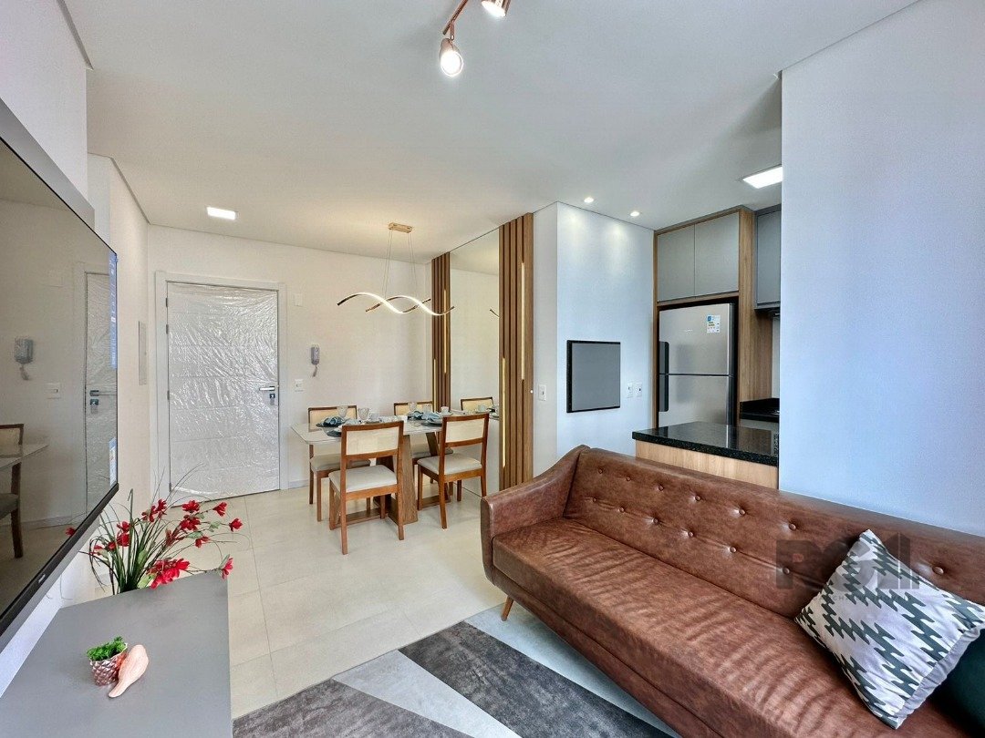 Apartamento com 80m², 2 dormitórios, 1 suíte, 1 vaga no bairro Navegantes em Capão Da Canoa para Comprar