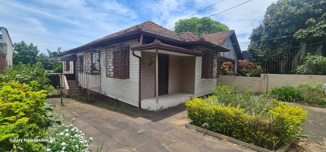 Casa com 100m², 2 dormitórios no bairro Nonoai em Porto Alegre para Comprar