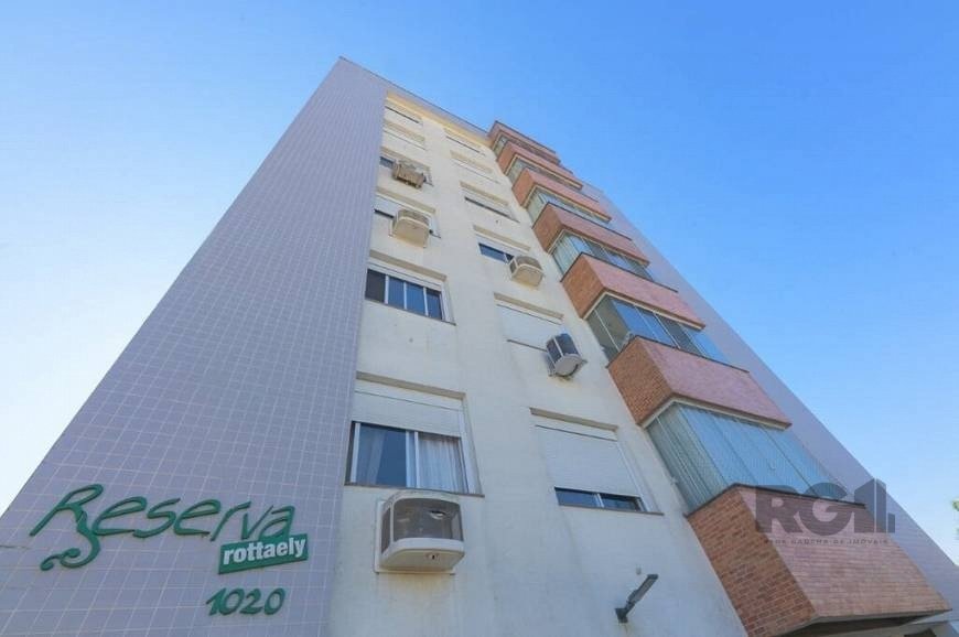 Apartamento com 61m², 2 dormitórios no bairro Camaquã em Porto Alegre para Comprar