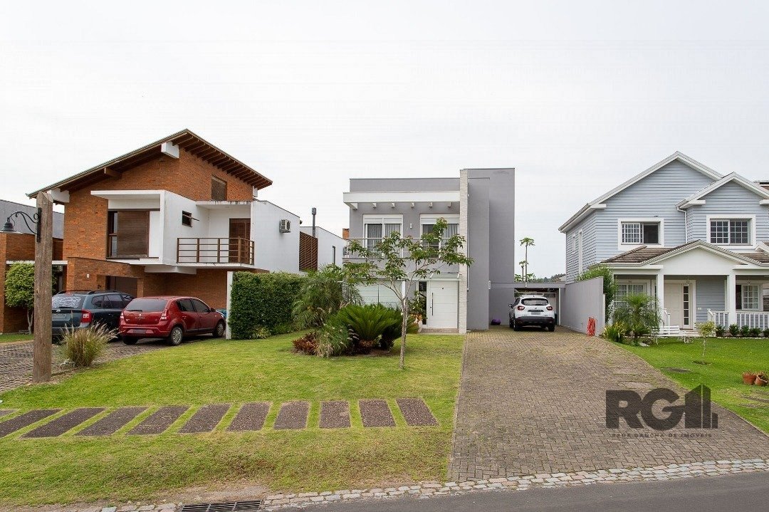 Casa Condominio com 269m², 3 dormitórios, 2 suítes, 3 vagas no bairro Terra Ville em Porto Alegre para Comprar