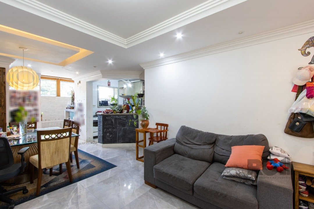 Casa Condominio com 139m², 3 dormitórios, 1 suíte, 1 vaga no bairro Cavalhada em Porto Alegre para Comprar