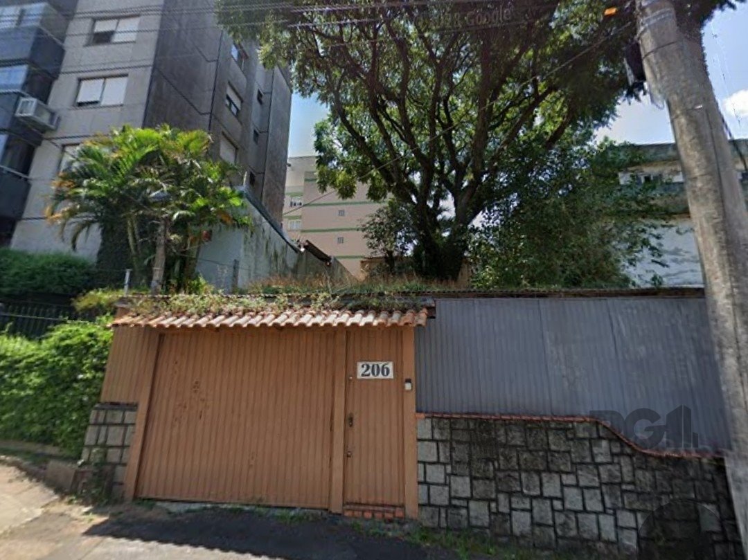 Terreno com 300m² no bairro Passo da Areia em Porto Alegre para Comprar
